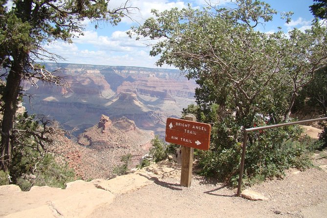 3 Hour Back-Road Safari to Grand Canyon with Entrance Gate By-Pass at 9:30 am - The 1.5-hour walk along the South Rim
