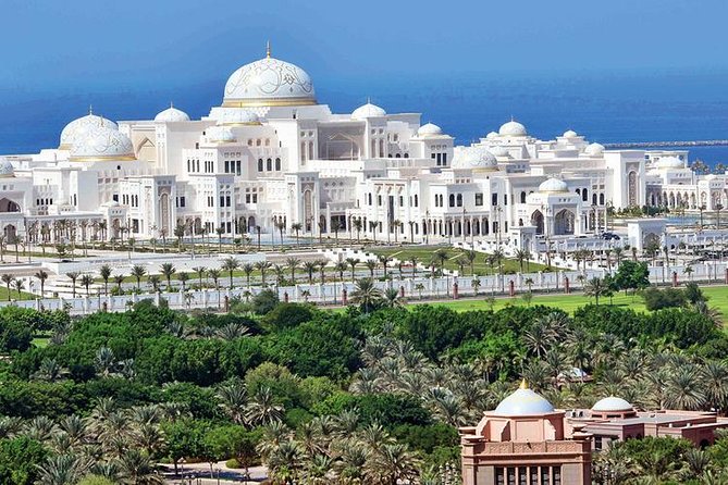4X4 Private Abu Dhabi City Tour with Abu Dhabi Evening Desert Safari From Dubai - Sheikh Zayed Mosque sets the tone