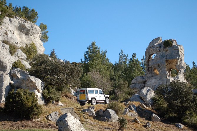 4x4 safari - 4h Alpilles Provence - Departure from Arles - Through olive groves and Provençal farmland