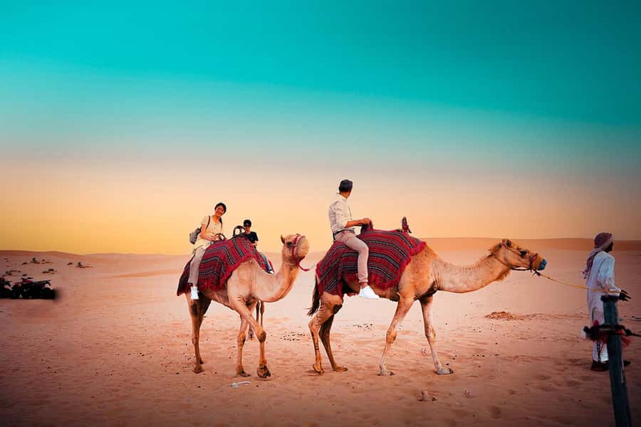 Abu Dhabi: Desert Safari with BBQ, Belly & Tannura Dance - What to wear and what to bring