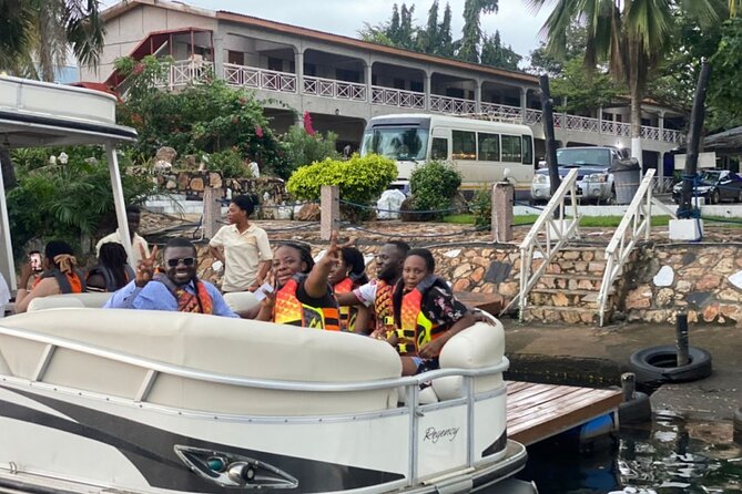 Accra Safari at Shai Hills and Boat Cruise + Cedis Beads - Shai Hills: wildlife close to Accra