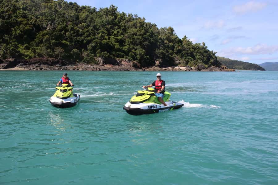 Airlie Beach: Jet Ski Safari Hour of Power and Marine Life - Photo stops and views toward the Whitsundays