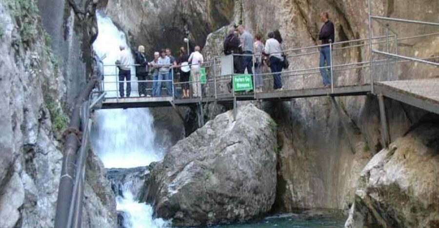 Alanya: Jeep Safari and Sapadere Canyon Tour with Lunch - Leaving Alanya in an open-top jeep