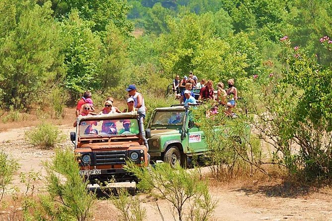 Alanya Jeep Safari with Dim River Lunch and Dim Cave - Water fights on the Taurus roads