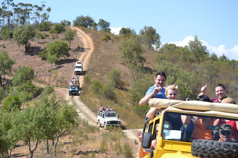 Algarve Jeep Safari Full-Day - Mountain roads and old village lanes