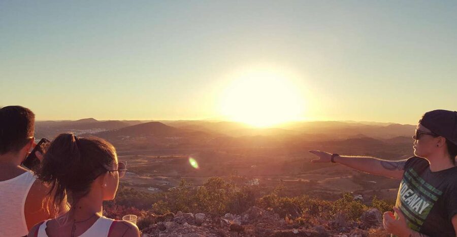 Algarve: Sunset Jeep Safari Tour - Old villages, streams, and rough country roads