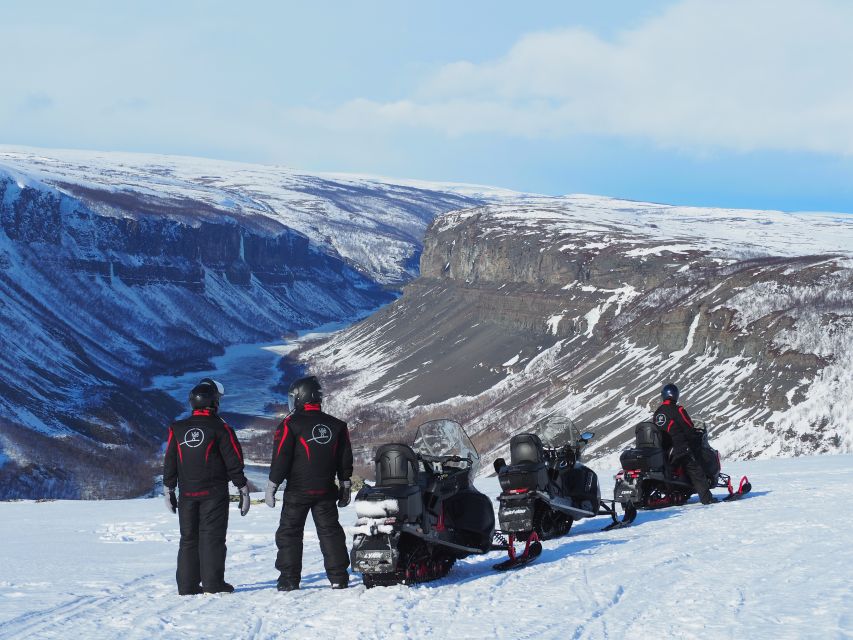 Alta: Guided Snowmobile Safari on Finnmarksvidda With Snacks - Guides, group size, and the feel of the day