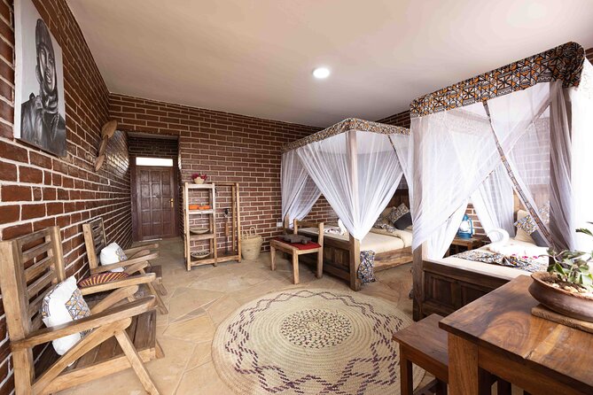 Arusha: 5 days Safari Trip Tarangire, Lake Manyara and Ngorongoro - Guides, driving, and the private format