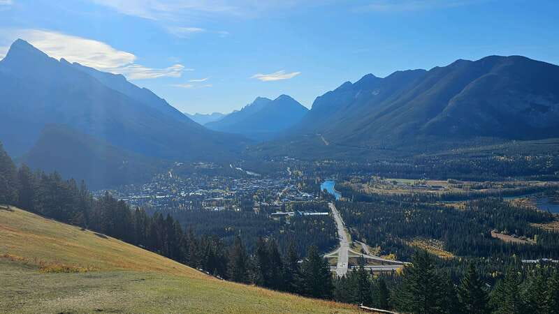 Banff: Evening Wildlife Safari Guided Tour - The drive through Banff National Park