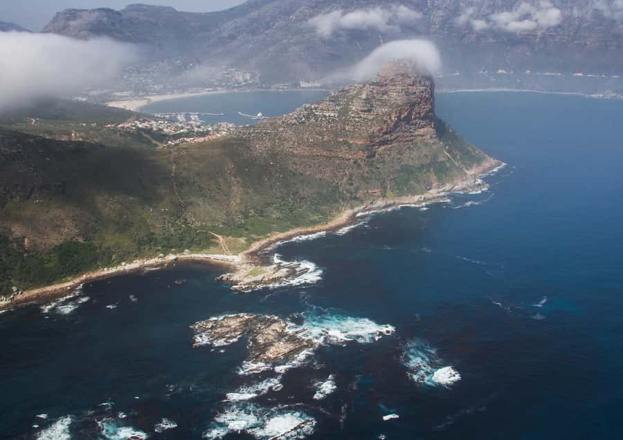 Cape Town: Ocean Safari in Hout Bay - Cruising below the cliffs of Table Mountain National Park
