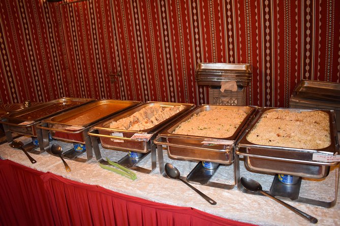 Classic Dubai Desert Safari with BBQ Dinner and Camp activities - What to wear and bring