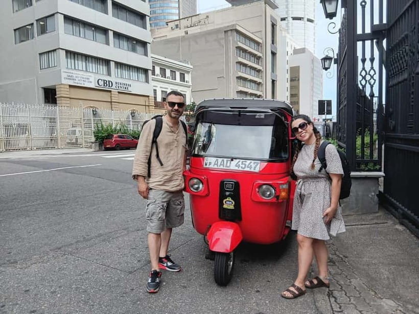 Colombo: Sightseeing Tour by Tuk Tuk Safari - All Inclusive - Pettah puts Colombo’s daily life in full view