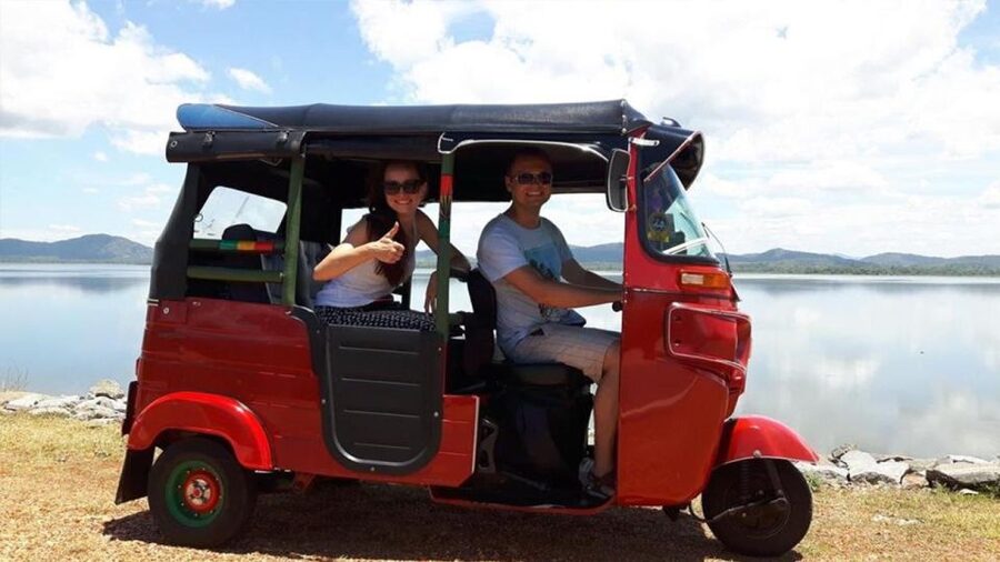 Colombo: Sightseeing Tour by Tuk Tuk Safari - All Inclusive - Timing, comfort, and the traffic question