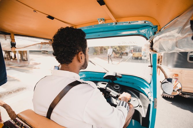 Colombo Tuk Tuk Safari - Gangaramaya Temple begins the cultural side