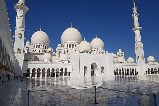 Combo Tour: Grand Mosque Visit & Dubai Desert Safari Experience - Sheikh Zayed Grand Mosque Gives the Day Its Cultural Anchor
