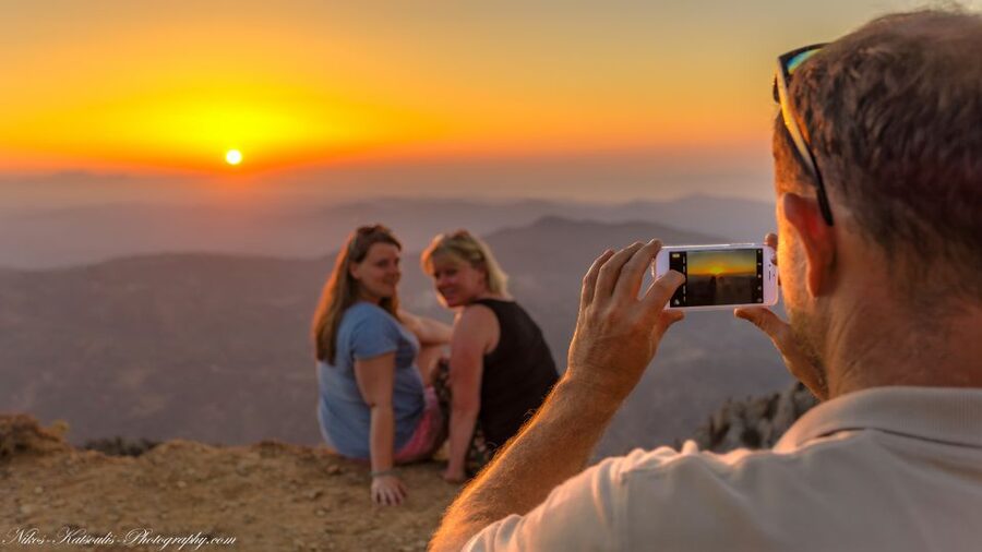 Crete: Land Rover Safari with Sunset Viewing, Dinner, & Wine - Who should book this evening?