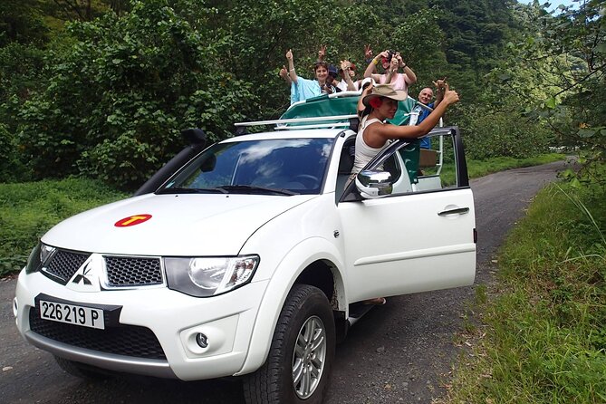 Crossing Over Tahiti Island Safari 4x4 - Lunch in the middle of the mountains