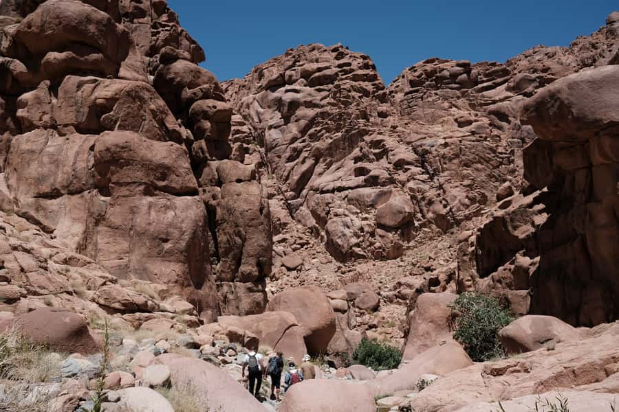 Dahab Safari from Sharm El-Sheikh: Canyon Salama & Blue Hole - Bedouin lunch beside the sea