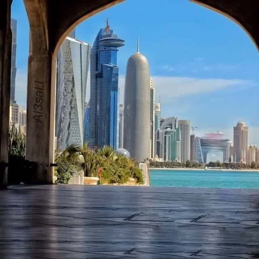 Doha: Combo City Tour, Souq Waqif & 4WD Desert Safari - Sandboarding and the Inland Sea