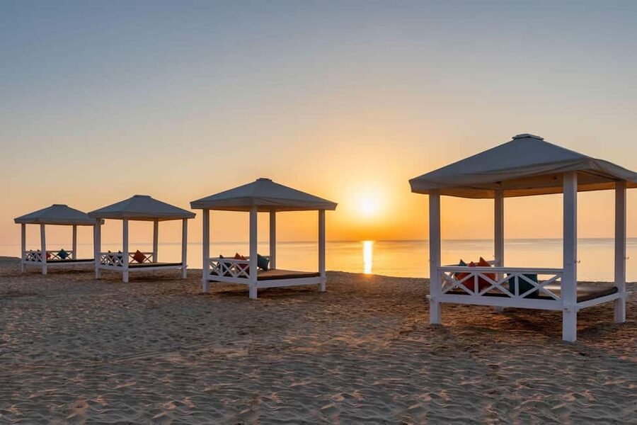 Doha: Overnight Desert Safari with Dinner and Breakfast - Mesaieed and Sealine: the approach to the desert