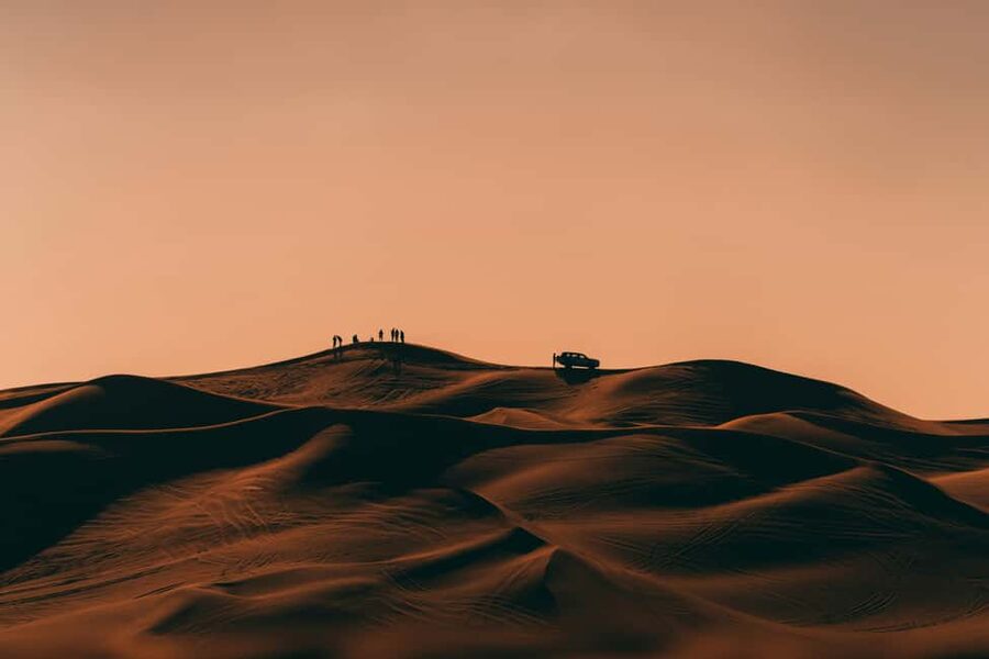 Doha: Overnight Desert Safari with Dinner and Breakfast - Khor Al Adaid and the Inland Sea