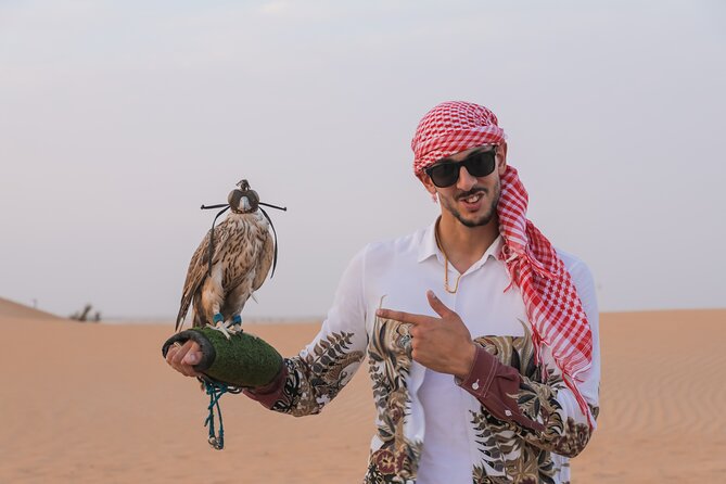 Dubai: Al Marmoom Oasis Vintage Safari: Camels, Stargazing & Meal - What dinner includes, and what to watch for