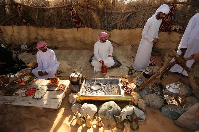 Dubai: Bedouin Culture Safari - Emirati breakfast and Bedouin storytelling
