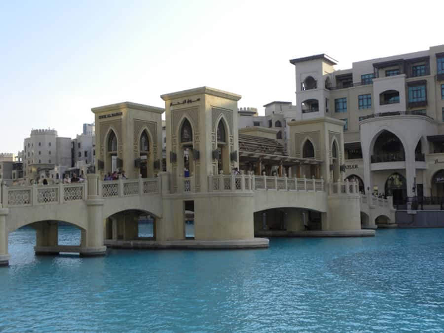 Dubai Combo: Morning City Tour & Evening Desert Safari - Food and entertainment at the desert camp