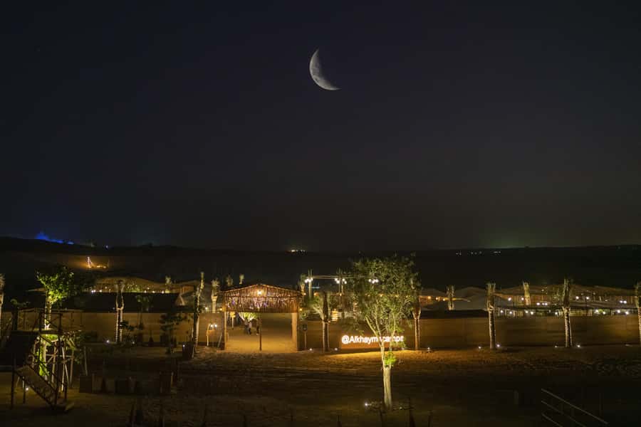 Dubai: Desert Safari with Camp, Dinner, & Optional Overnight - What the overnight tent adds