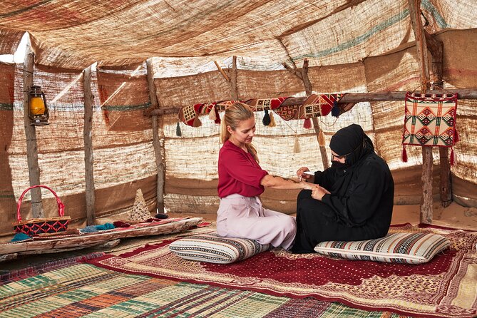 Dubai Evening Heritage Safari by Vintage G Class Al Marmoom Oasis - Arabic clothing and the falcon photographs