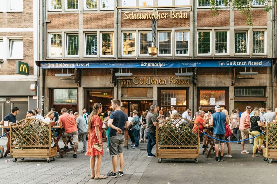 Düsseldorf: Altbier-Safari Beer Walking Tour - Füchschen, Schumacher, Zum Schlüssel, and Uerige