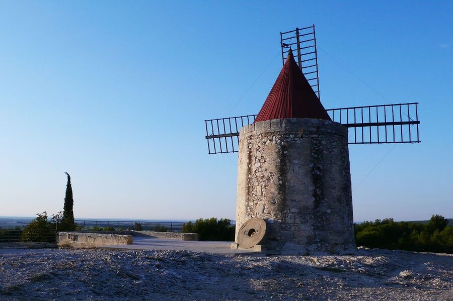 From Arles: Alpilles Regional Park Provence 4x4 Safari - Who will enjoy this tour most