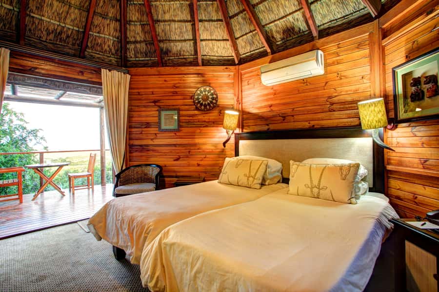 From Cape Town: 2-Day Safari at Garden Route Game Lodge - The sunset game drive