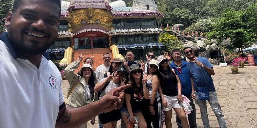 From Colombo: Sigiriya and Dambulla Day Trip with Safari - Climbing the 1,250 steps of Sigiriya