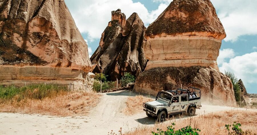 From Göreme/Ürgüp: Cappadocia Jeep Safari Sunrise or Sunset - Sunset: a calmer schedule with the same rough tracks