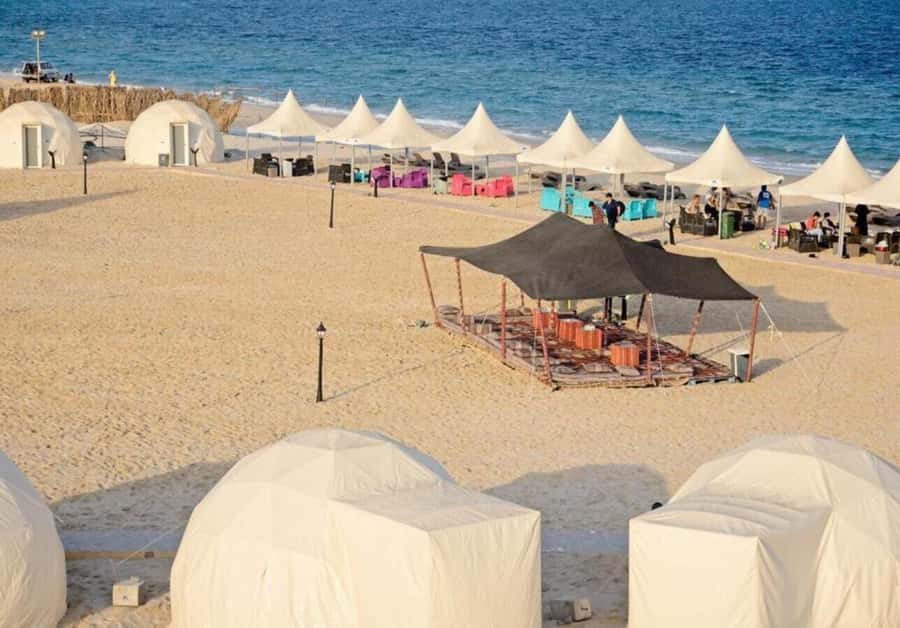Full day desert safari with lunch or Dinner - Leaving Doha in a private 4x4