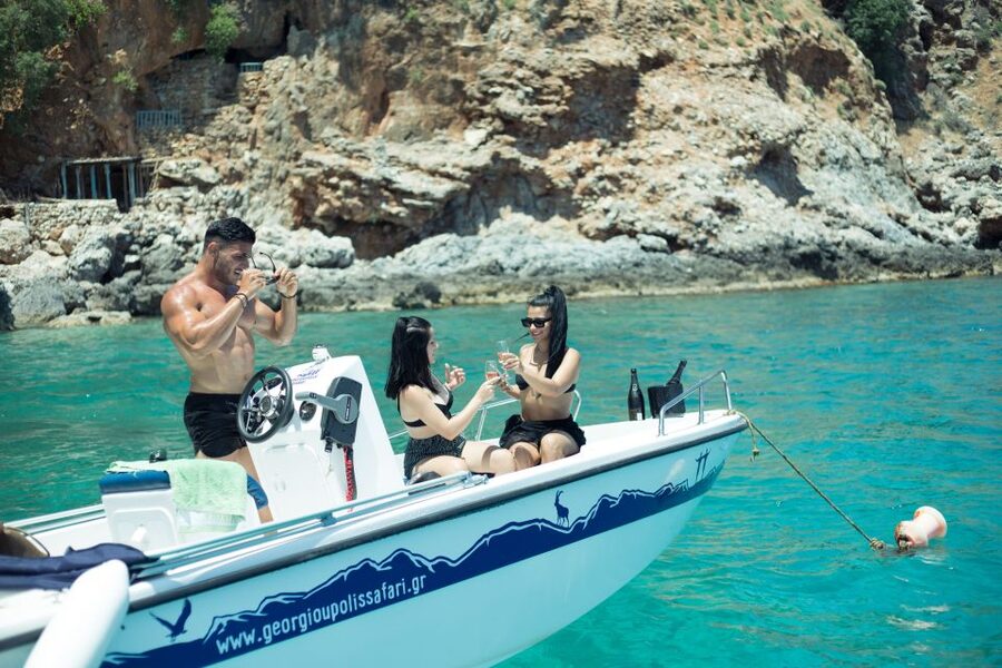 Georgioupolis: Rent a Boat Safari Sea Tour - How the safety system works