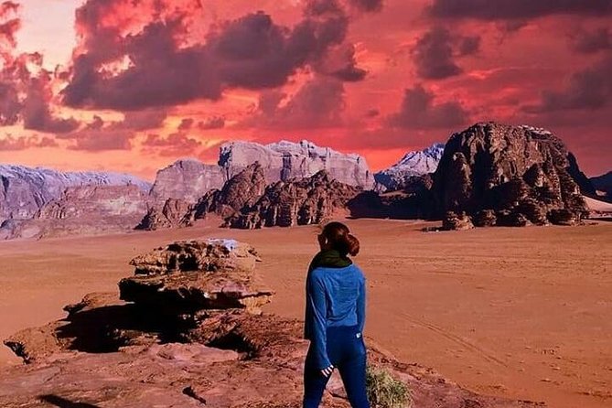 Half-Day Jeep Safari "Wadi Rum Highlights!" w/ Professional Bedouin Guide - Riding across the red sand in an open Jeep