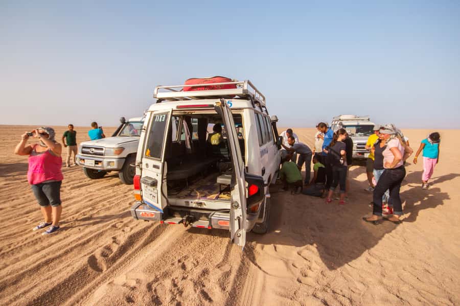 Hurghada: 6-Hour Jeep Desert Safari, Dinner, and Show - The Bedouin village and its short camel ride