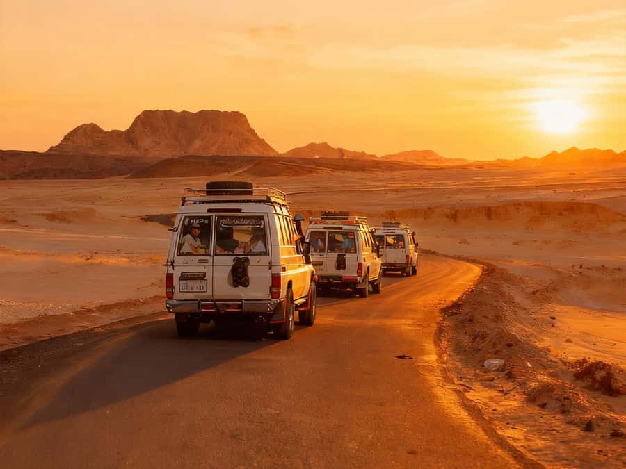 Hurghada: 6-Hour Jeep Desert Safari, Dinner, and Show - Leaving Hurghada by Jeep