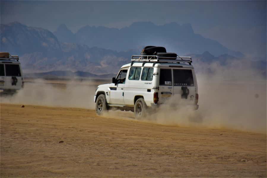 Hurghada: Jeep Safari with Camel Ride, Dinner and Show - Leaving Hurghada for the desert