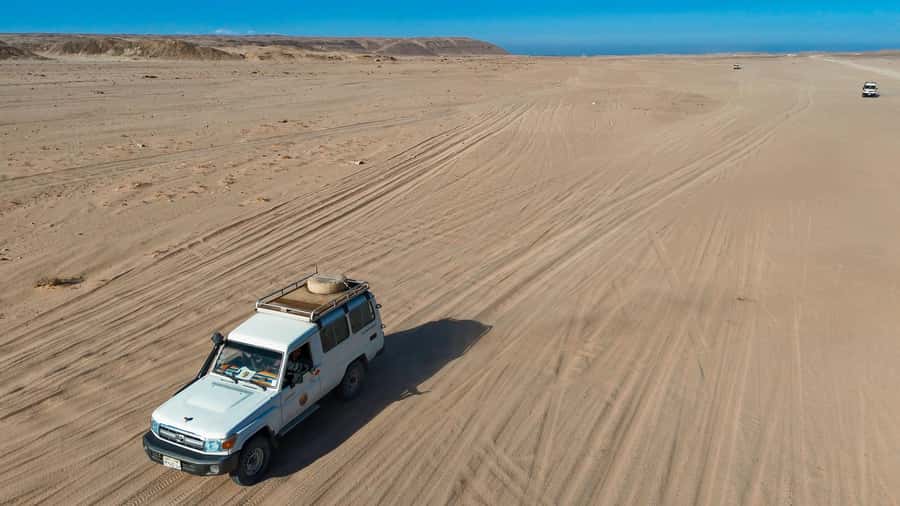 Hurghada: Jeep Safari with Camel Ride, Dinner and Show - Who will get the most from this tour