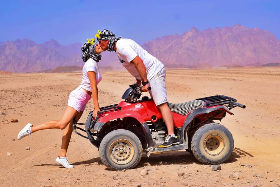 Hurghada: Safari Jeep, Quad, Buggy, Camel Ride & BBQ Dinner - A 15-minute dune buggy burst