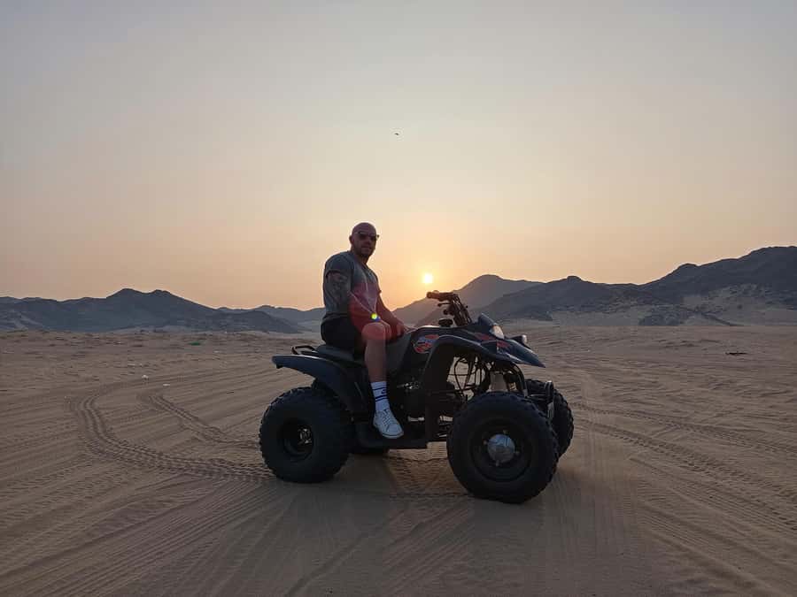 Jeddah Desert Safari: Quad Biking, Camel Farm & Sunset Views - Leaving Jeddah for the open dunes