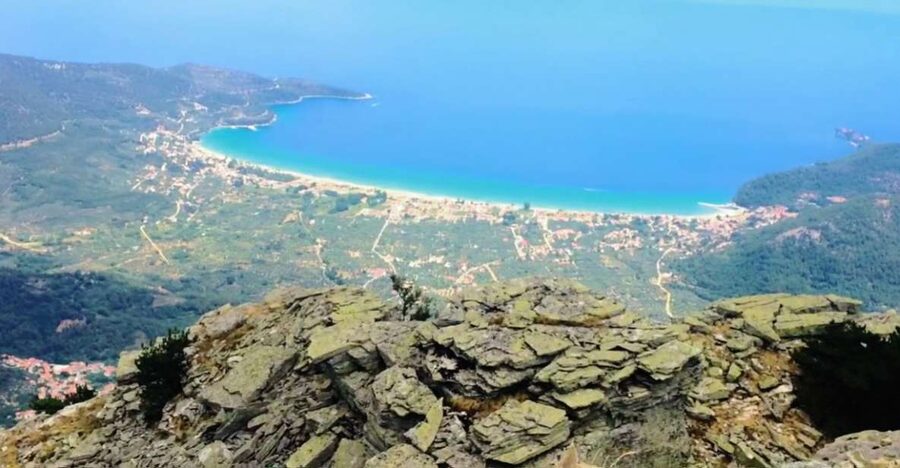 Jeep Safari in Thassos Mountain with picnic fruits & wine - Cold spring water and a picnic at 900 meters