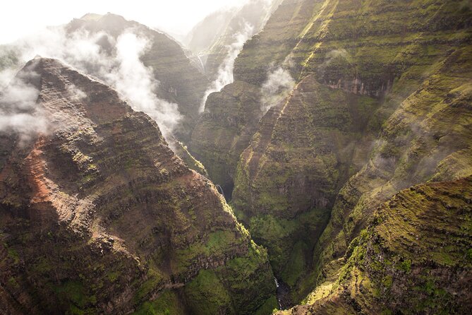 Kauai Deluxe Waterfall Safari: Helicopter Tour - Waimea Canyon and Kauai’s waterfalls