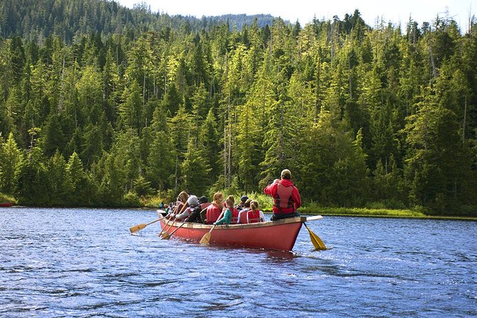 Ketchikan Jeep and Canoe Safari - The camp stop: clam chowder, salmon, and warm drinks