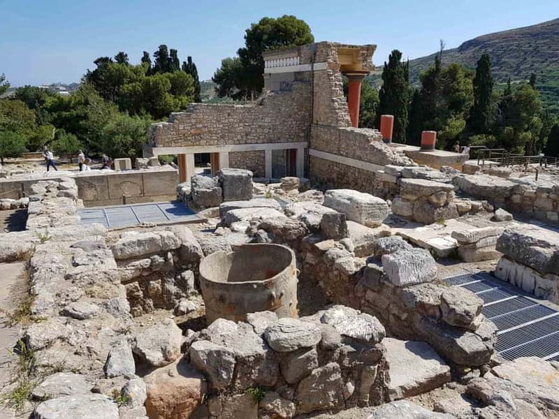 Knossos Palace and Pottery experience. Excursion Safari - Starting in the orange Land Rover Discovery