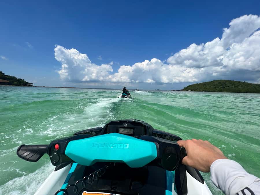 Koh Samui: Jetski Safari, Snorkeling to Pig & Virgin Islands - Passing Laem Sor Pagoda