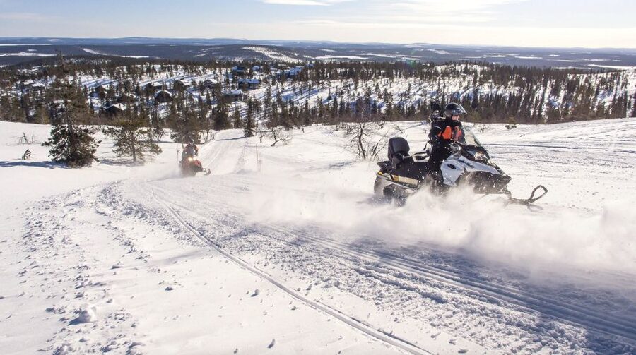 Levi: 4 Hour Snowmobile Safari to the Fells in Levi - The 20-minute coffee break